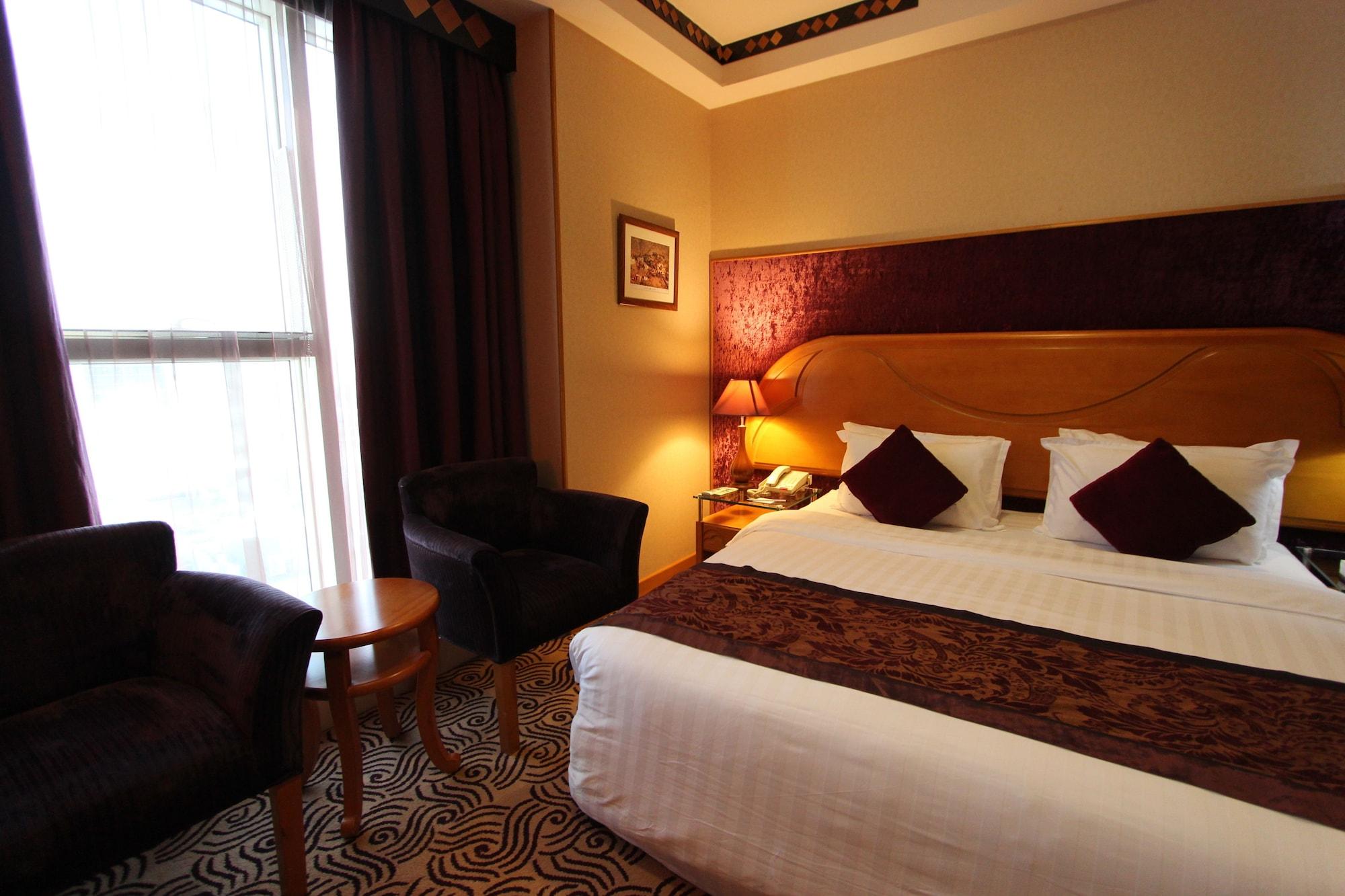 טאיף Awaliv International Hotel מראה חיצוני תמונה A room at the hotel