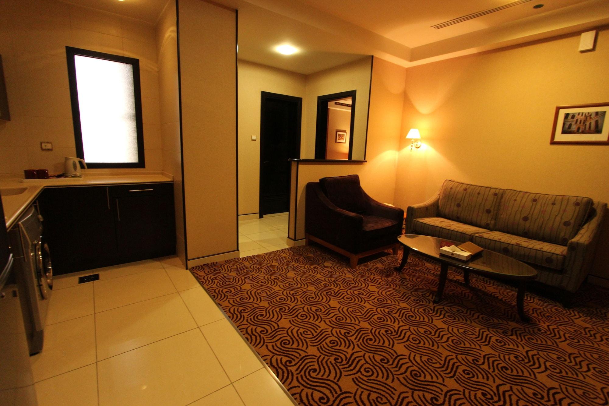 טאיף Awaliv International Hotel מראה חיצוני תמונה A suite at the hotel
