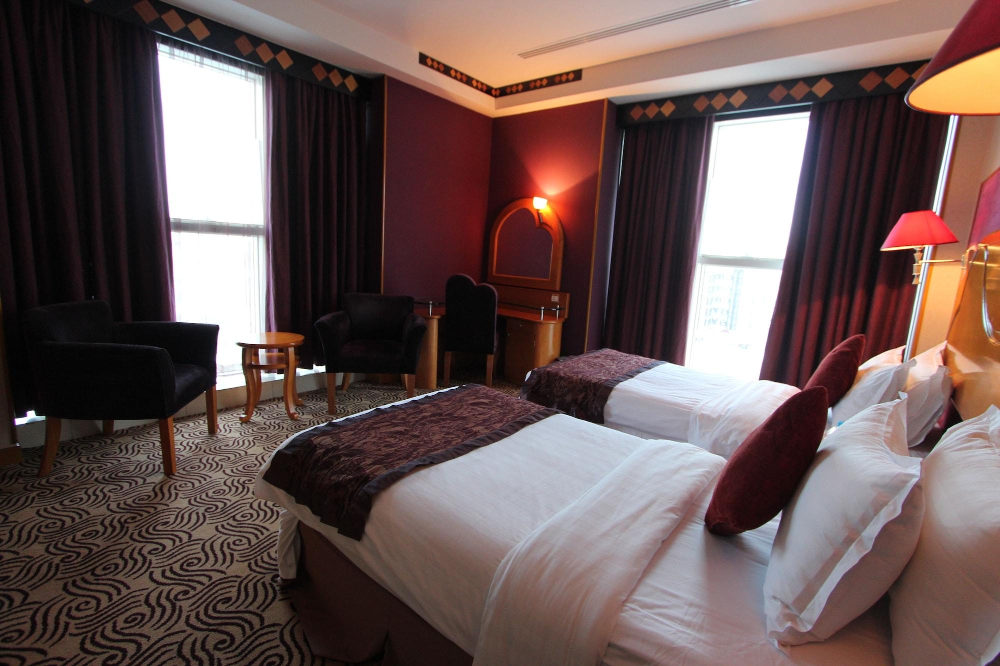 טאיף Awaliv International Hotel מראה חיצוני תמונה A room at the hotel
