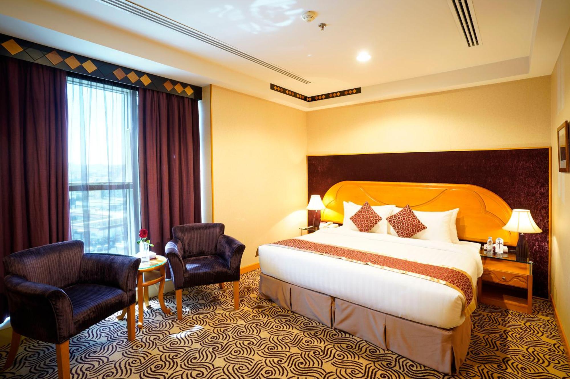 טאיף Awaliv International Hotel חדר תמונה A room at the hotel