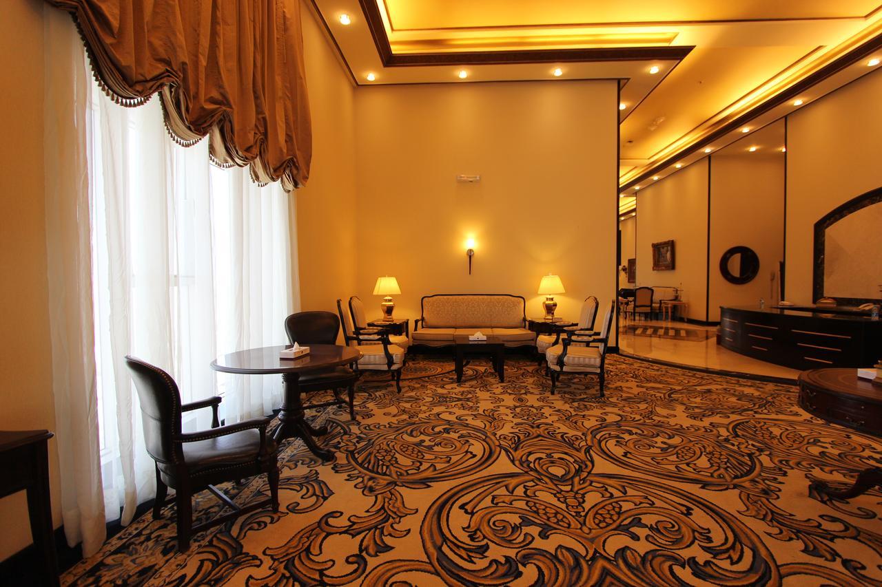 טאיף Awaliv International Hotel מראה חיצוני תמונה A suite at the hotel