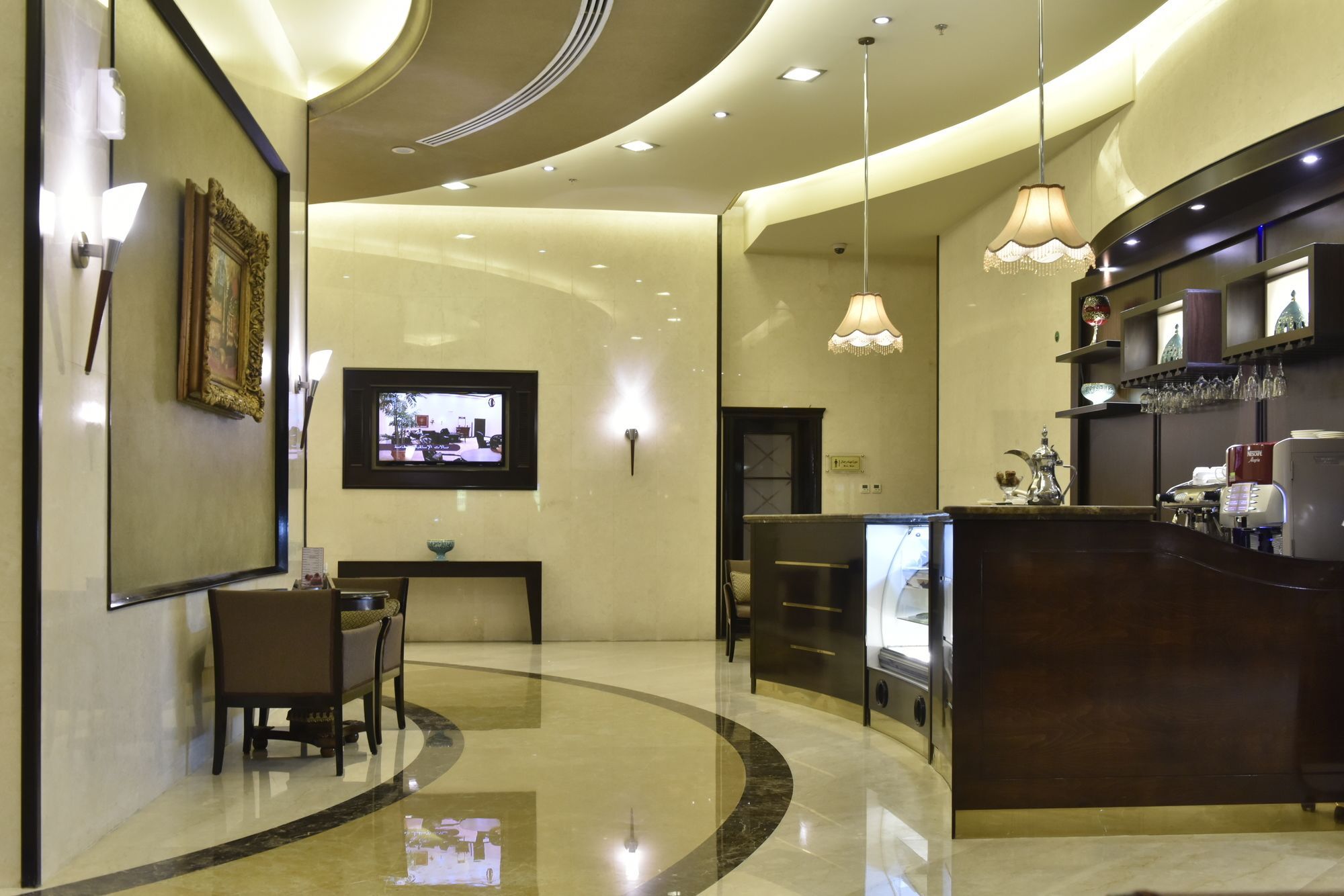 טאיף Awaliv International Hotel מראה חיצוני תמונה The lobby of the hotel